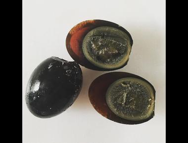 "皮蛋" 的英文怎麼說?
