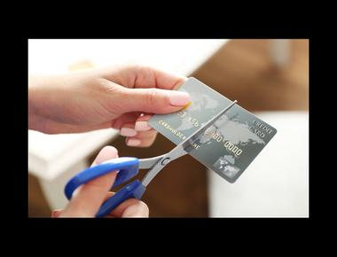 "信用卡刷爆" 的英文怎麼說?