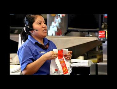 「基本工資」的英文怎麼說？