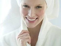 "Are you decent?" 是在問什麼?