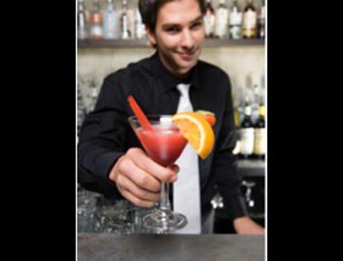 好用句：It’s on the house.